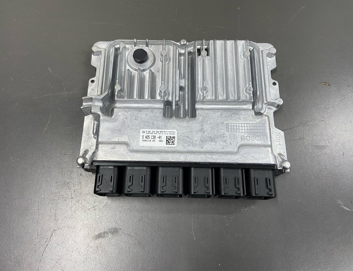BMW M5 M8 F90 F91 F92 F93 S63 Engine Control Unit ECU 5A25C39 Brand New OEM