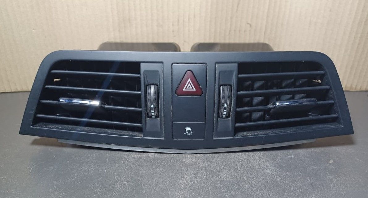 2010-2012 Mercedes-Benz E-Class W207 W204 Front Center Dash Havac Ac Heater Air Vent A207 830 00 54 Black Colour 
