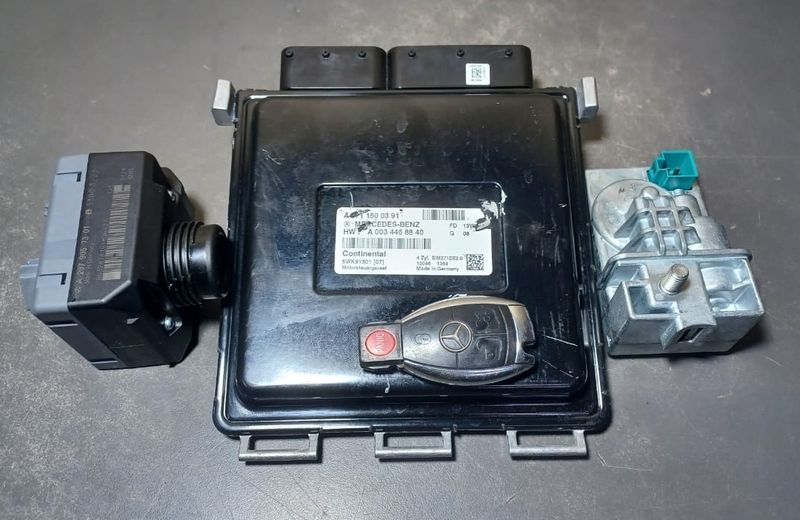 2010-2014 Mercedes-Benz W204 CGI ECU Engine Control Module Ignition Key Set A271 150 03 91 OEM