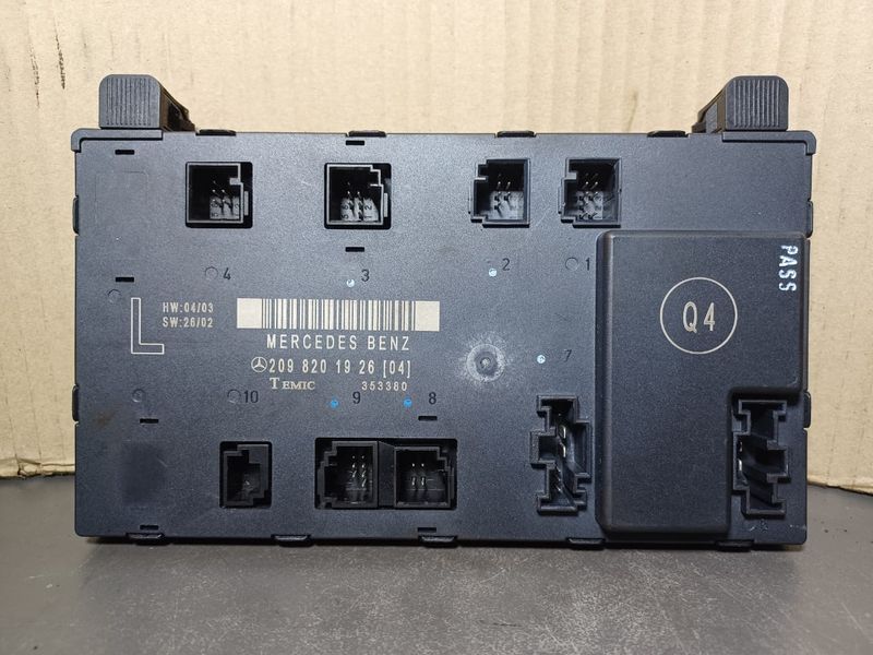 2001-2009 Mercedes-Benz W209 Front Left Side Door Control Module A209 820 19 26 OEM