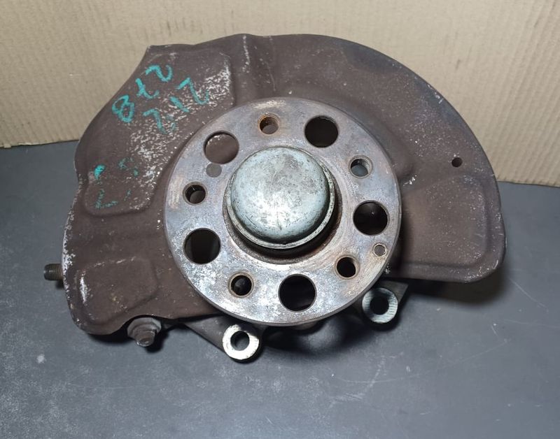 2012-2016 Mercedes-Benz E-Class W212 E63 AMG Front RWD Wheel Carrier Spindle Knuckle Hub (Engine 278)