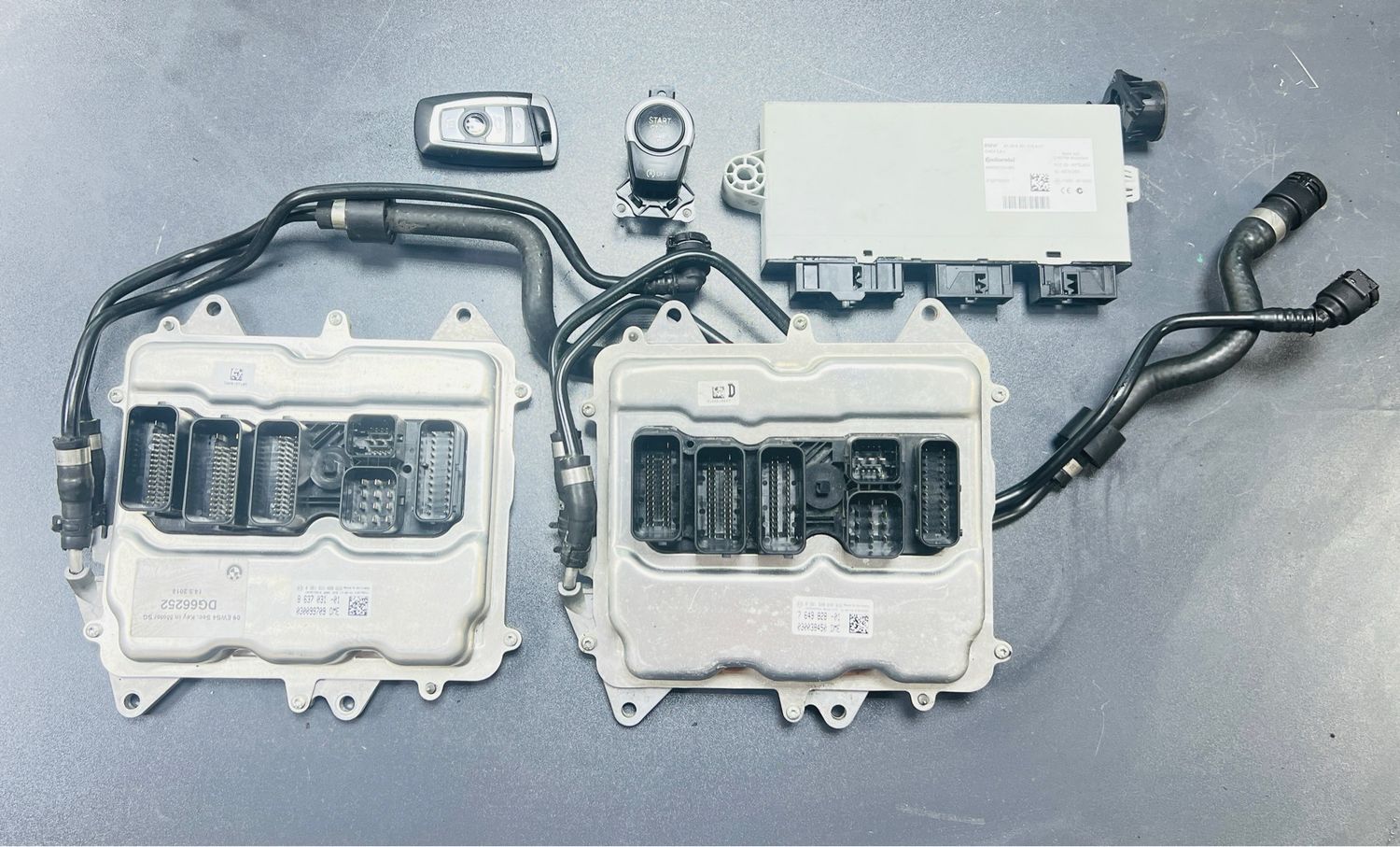 BMW 2012  650i F02 N63N ENGINE CONTROL UNIT ECU KIT 8637031 / 7649828