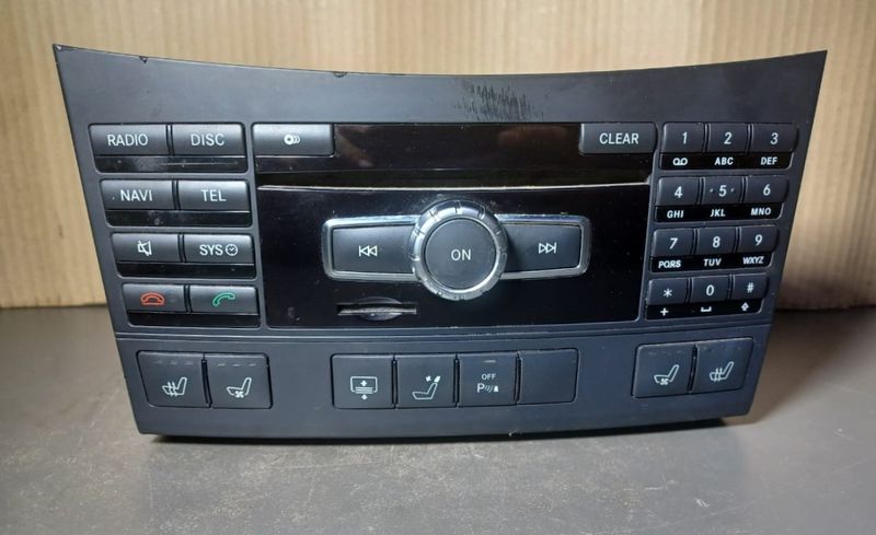 2012-2014 W212 E-Class E300 Radio Audio CD Player Head Unit A212 900 58 18