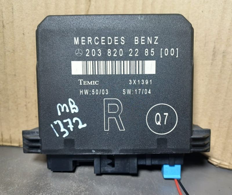 2003-2006 Mercedes-Benz W203 C-Class Rear Right Side Door Control Module A203 820 22 85 OEM