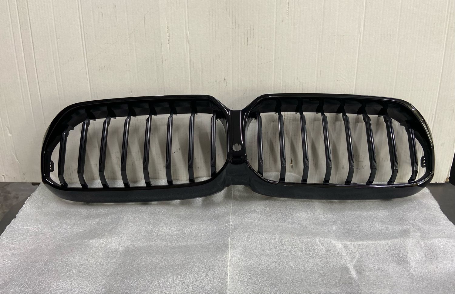 BMW G30 LCi G31 Front Grill Shadows Line 9852169 Brand New OEM