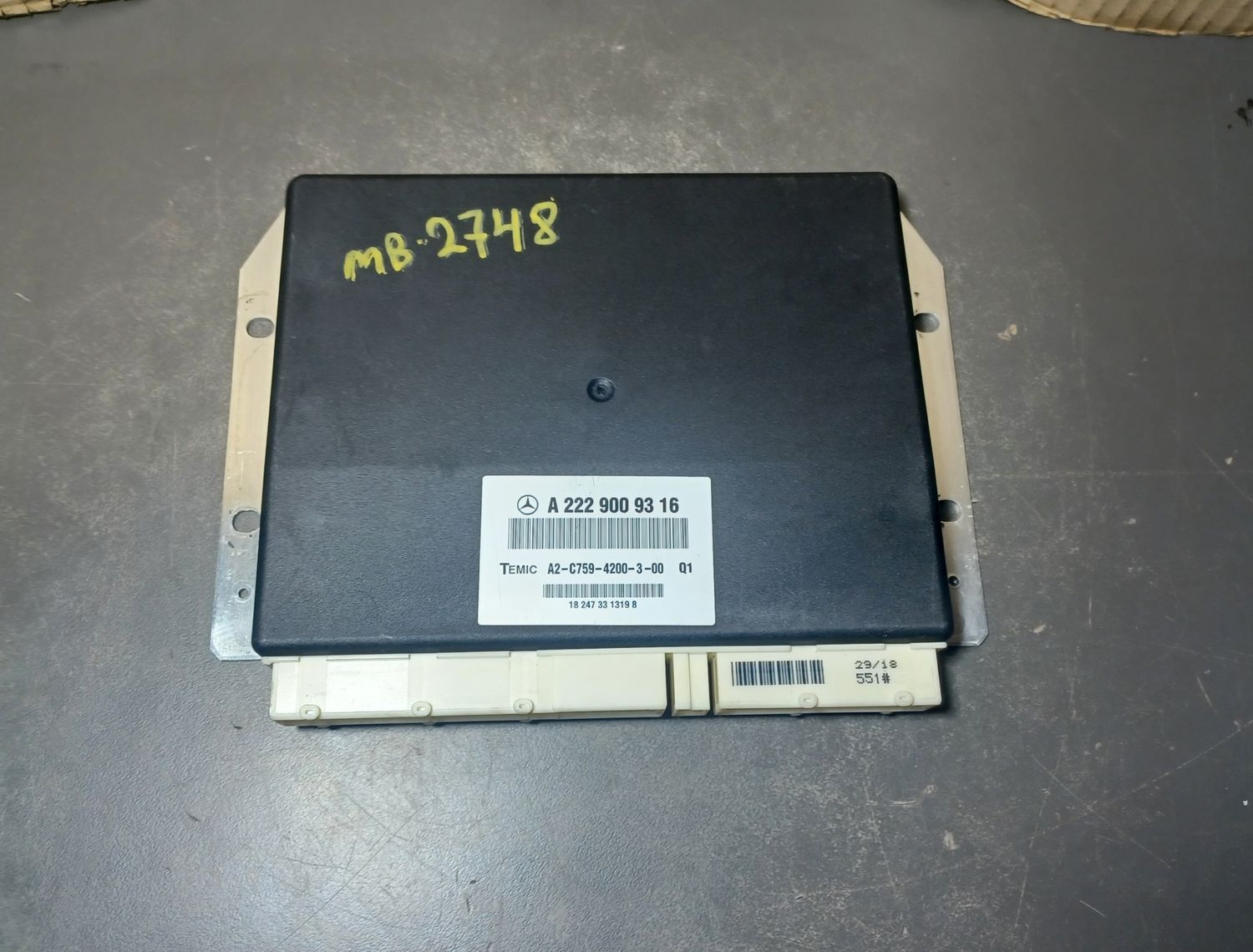 2014-2018 Mercedes-Benz W222 S-Class Airmatic Air Suspension Control Module A222 900 93 16 OEM