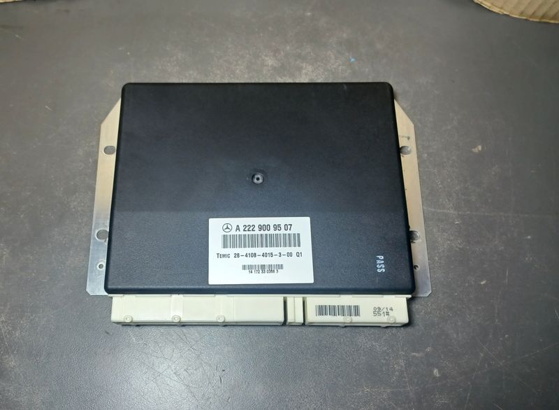 2014-2018 Mercedes-Benz W222 S-Class Airmatic Air Suspension Control Module A222 900 95 07 OEM