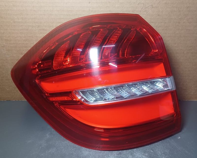 2015-2018 Mercedes-Benz W166 GLS Rear Left Side Tail Light Lamp A166 906 61 02 OEM