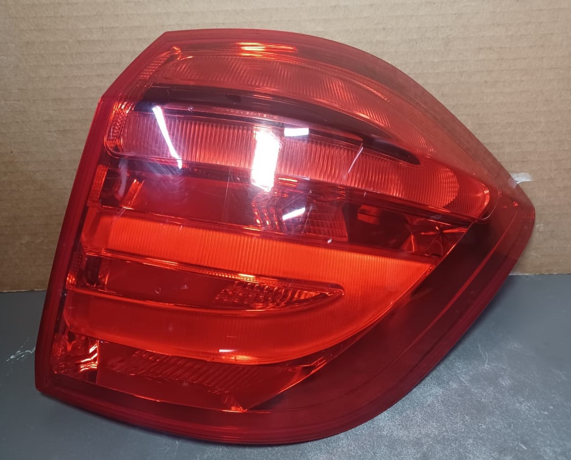 2015-2018 Mercedes-Benz W166 GLE Rear Right Side Tail Light Lamp A166 906 74 01 OEM