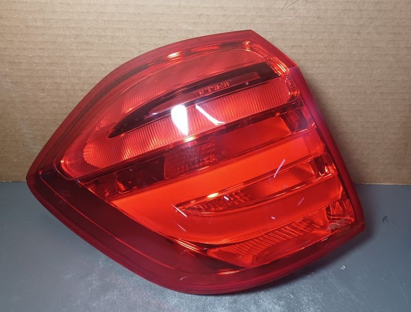 2015-2018 Mercedes-Benz W166 GLE Left Side Tail Light Lamp A166 906 73 01 OEM
