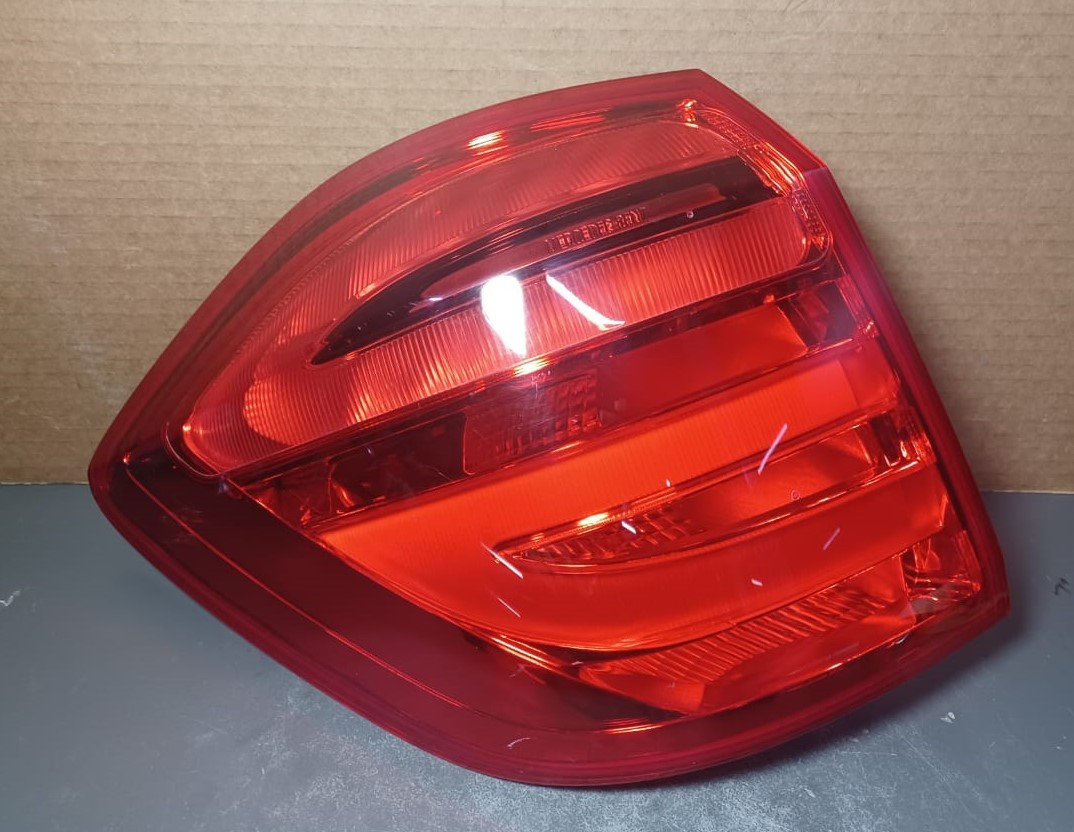 2015-2018 Mercedes-Benz W166 GLE Left Side Tail Light Lamp A166 906 73 01 OEM