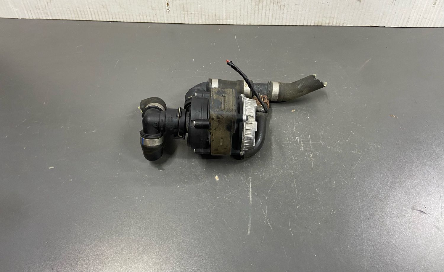 BMW i3 101 Electric Coolant/ Water Pump 8600286 OEM Product Used