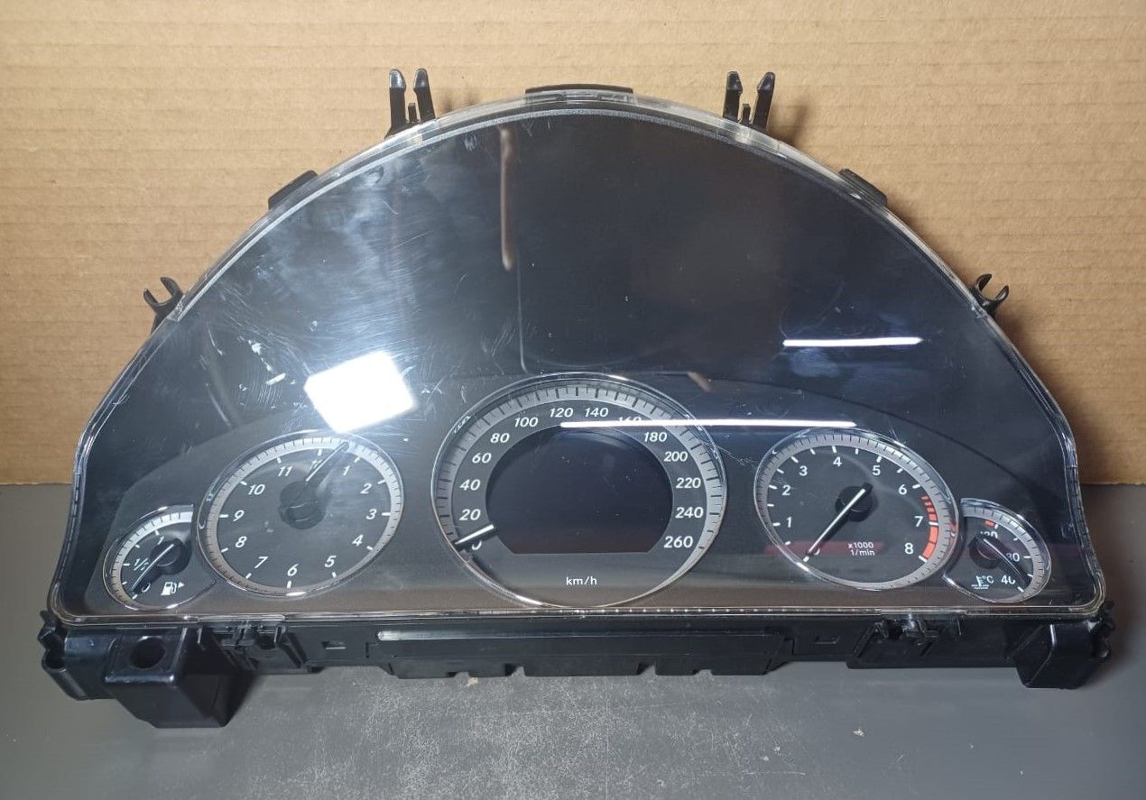 2009-2012 Mercedes-Benz W212 E-Class Instrument Cluster Speedometer A212 900 65 04 OEM