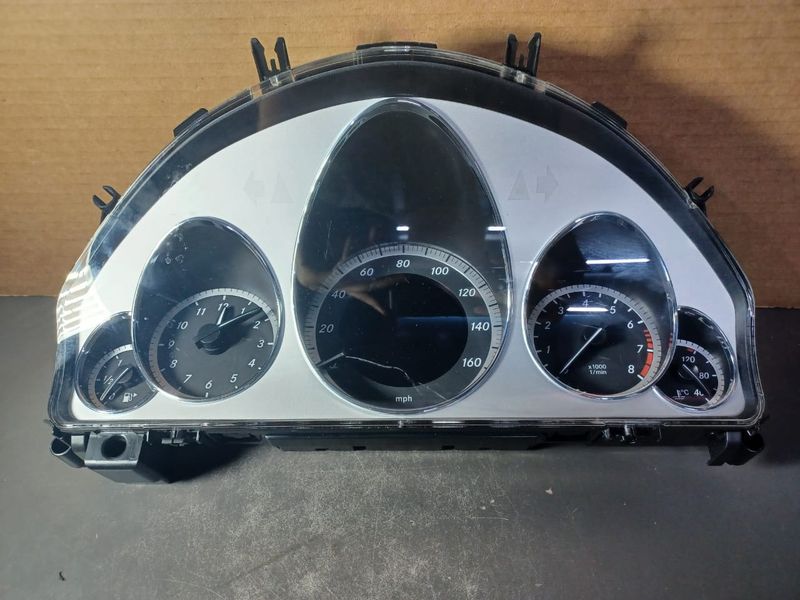 2009-2012 Mercedes-Benz W212 E-Class Instrument Cluster Speedometer A212 900 42 13 OEM