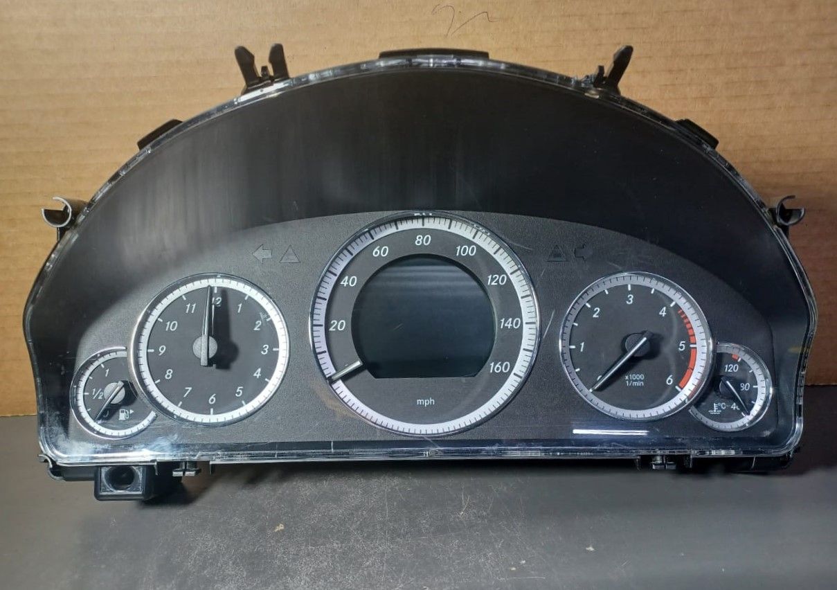 2009-2012 Mercedes-Benz W212 E-Class Instrument Cluster Speedometer A212 540 89 47 OEM