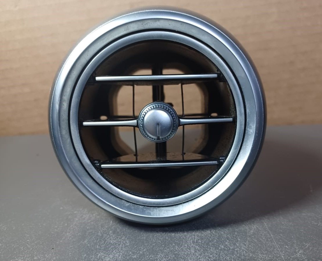 Mercedes-Benz W205 GLC 2015-2019 Center Dashboard Air Vent