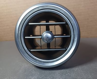 Mercedes-Benz W205 GLC 2015-2019 Center Dashboard Air Vent