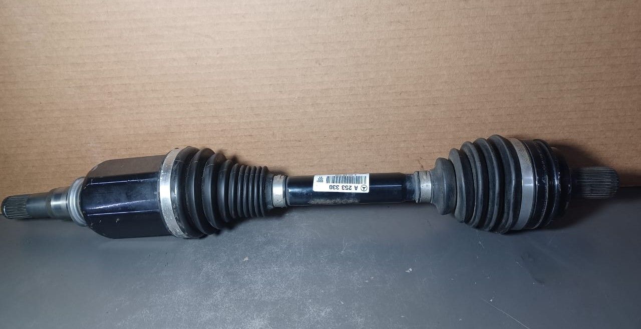 2018-2020 Mercedes-Benz GLC Front Right Hand Passenger Side CV Axle Assembly 4Matic A253 330 22 00 OEM