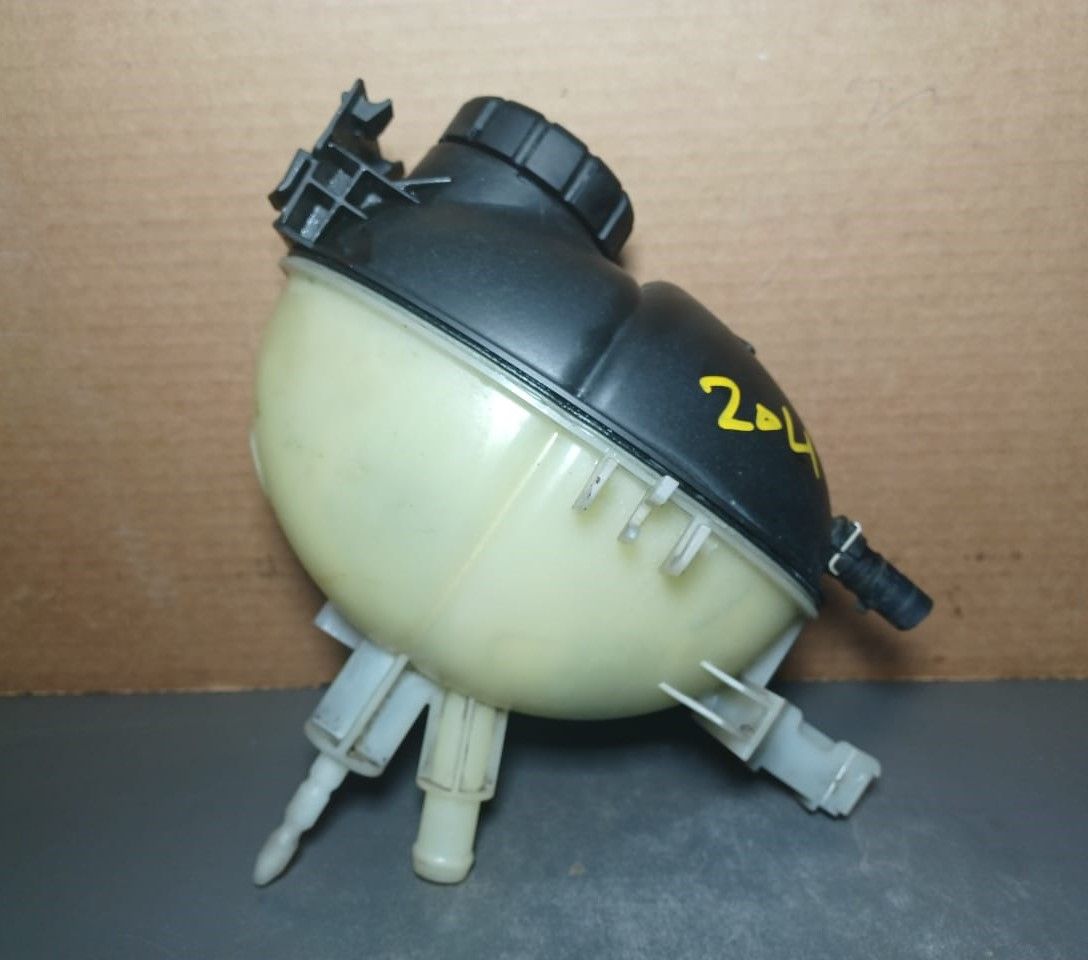 2008-2014 Mercedes-Benz E-Class W212 C-Class W204 Engine Coolant Water Tank Expansion Reservo
