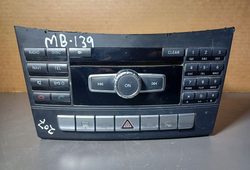 2012-2014 Mercedes-Benz W212 E-Class E300 Radio Audio CD Player Head Unit A212 900 86 24 OEM