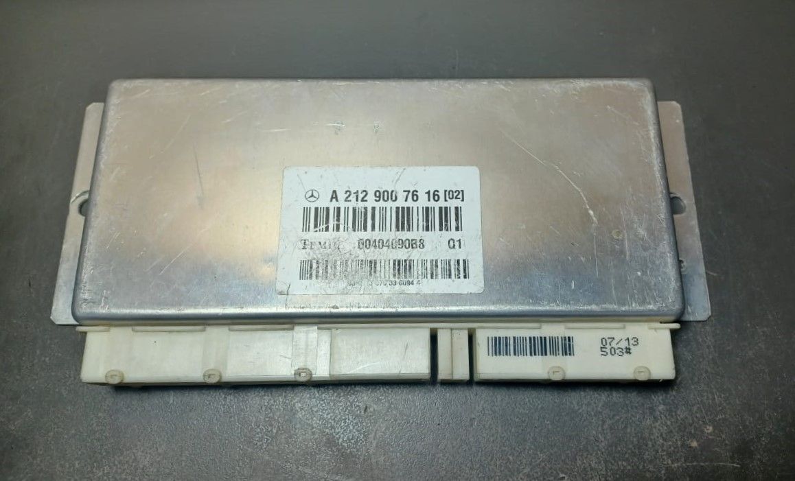 2012-2016 Mercedes-Benz E-Class W212 Air Suspension Airmatic Control Module A212 900 76 16 OEM