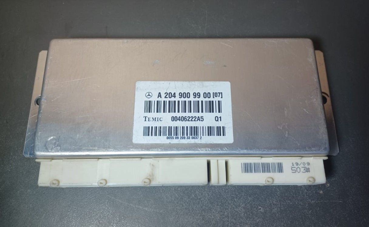 2010-2014 Mercedes-Benz W204 Air Suspension Airmatic Control Module A204 900 99 00 OEM