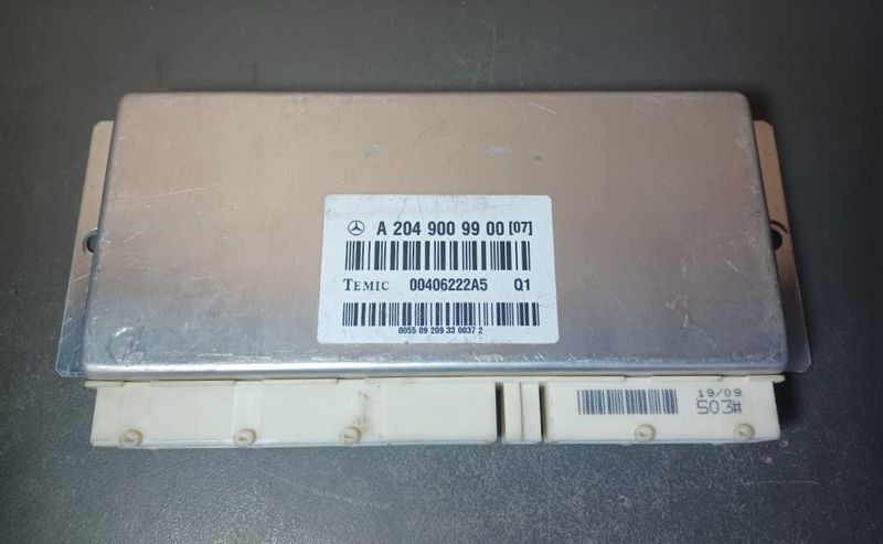 2010-2014 Mercedes-Benz W204 Air Suspension Airmatic Control Module A204 900 99 00 OEM