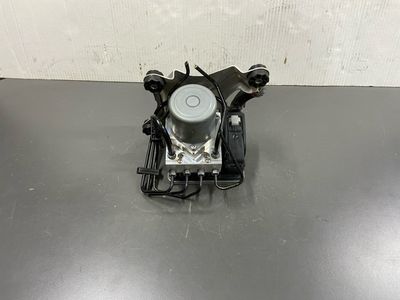 BMW G30 G31 G32 ABS Pump And Control Module 6876246 OEM Product Used BMW G30 G31 G32 ABS Pump And Control Module 6876246 OEM Product Used