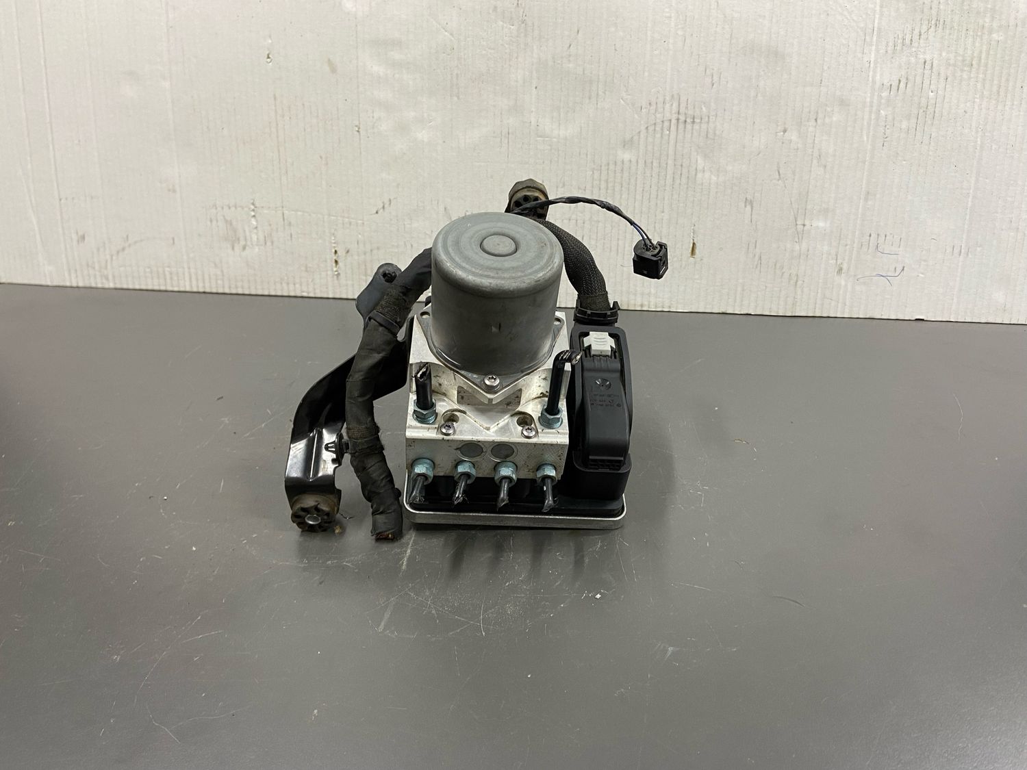 BMW X3 G01 ABS Pump And Control Module 688162 OEM Product Used