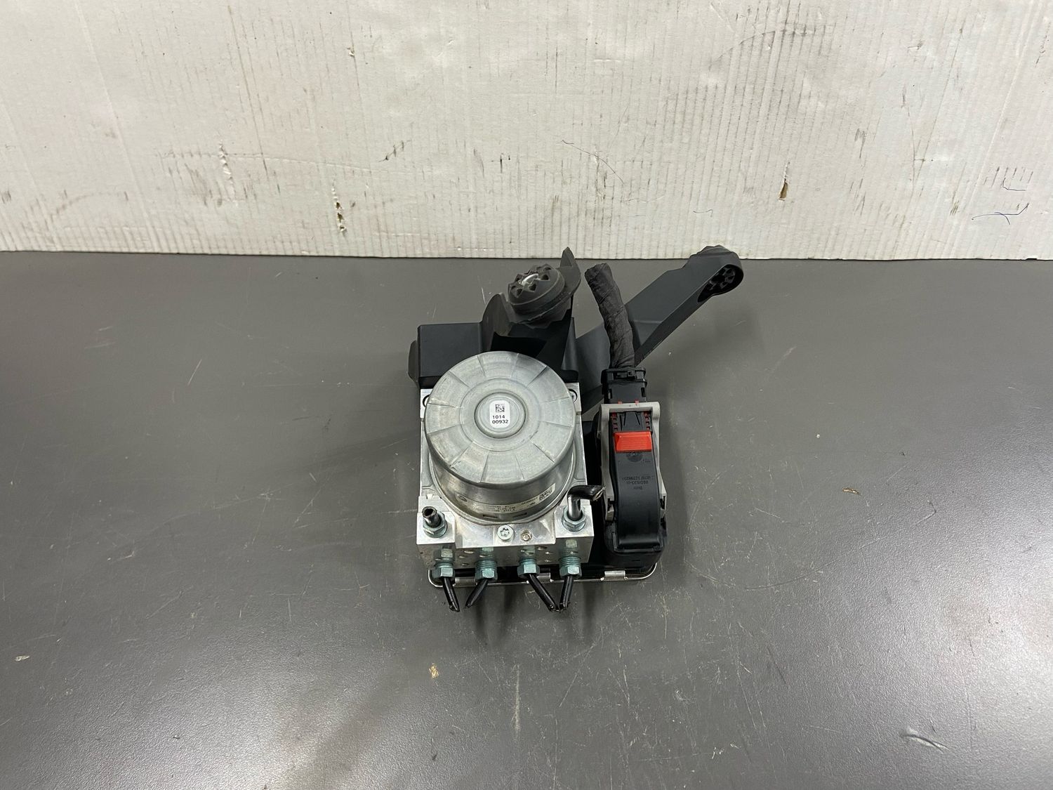 BMW F40 F44 ABS Pump And Control Module 5A6DC85 OEM Product Used