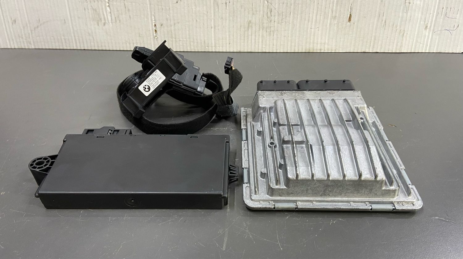BMW X5 E70 N54 Engine Control Unit ECU Set 7593493 DME MSD81 OEM Product Used
