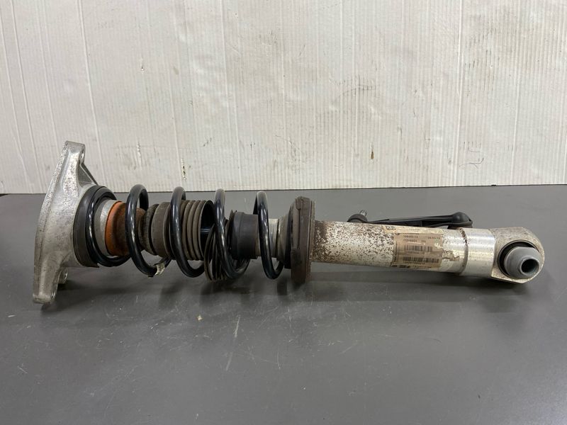 BMW i8 i12 Rear Left Suspension Shock Absorber 2358689 OEM Product Used