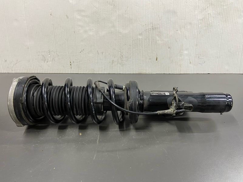 BMW G14 G15 Front Right Side Spring Strut 6878114 OEM Product Used