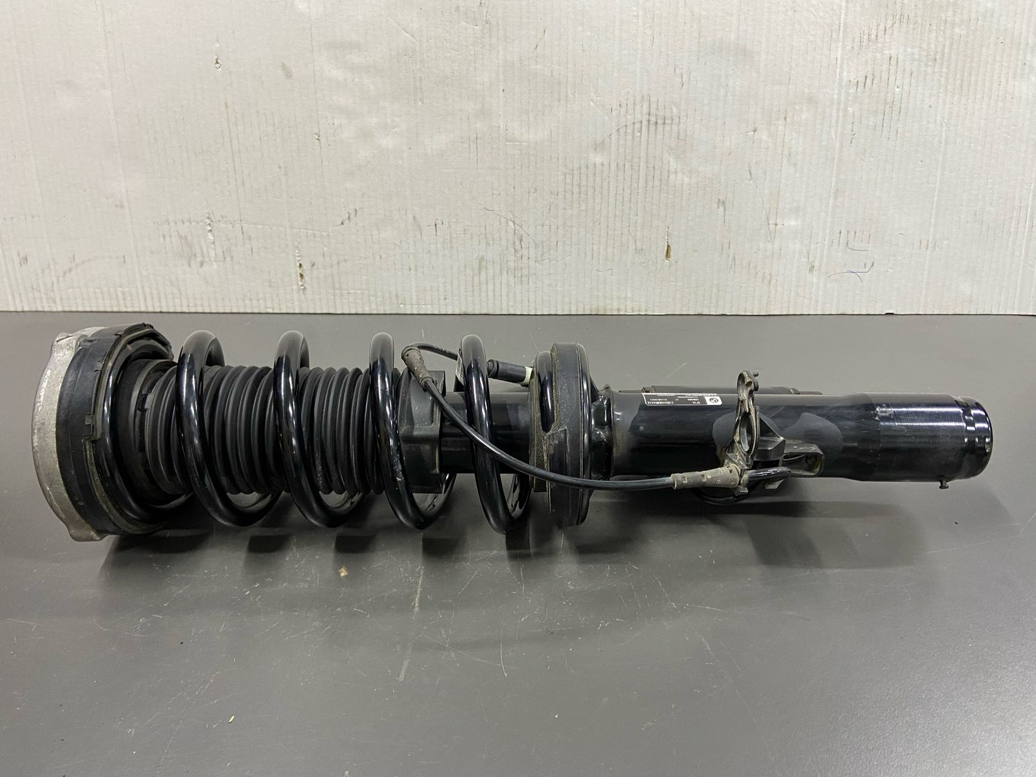 BMW G14 G15 Front Right Side Spring Strut 6878114 OEM Product Used