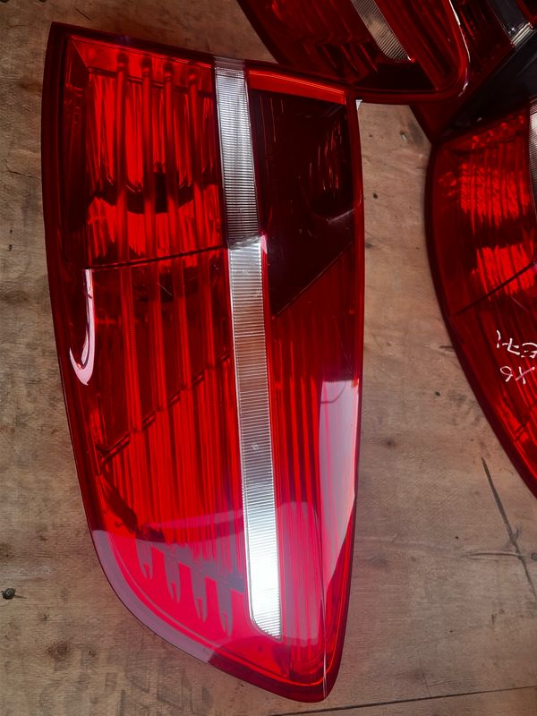 X6 BUCK Light 2011 RH 7179984