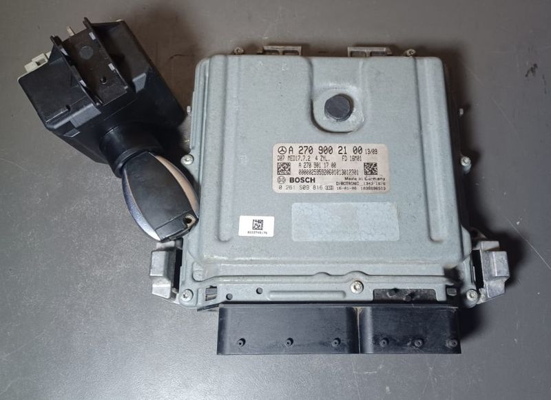 2012-2018 Mercedes-Benz W246 CLA B-Class ECU ECM Engine Control Module With Ignition Key Set A270 9002100 OEM