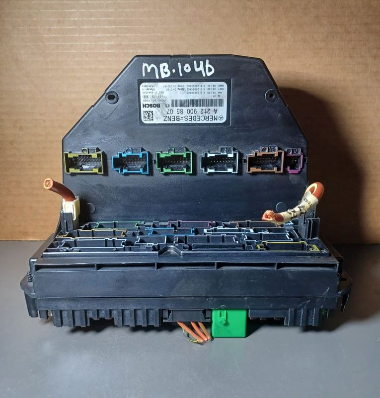 2008_2016 Mercedes-Benz W204 C-Class W212 E-Class SLK Front SAM Control Module Fuse Relay Box A212 900 85 07 OEM