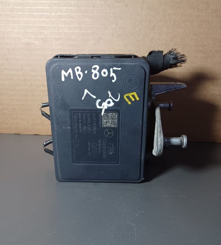 2013_2018 Mercedes-Benz W205 C-Class ABS Unit Brake Pump A253 901 14 00 OEM