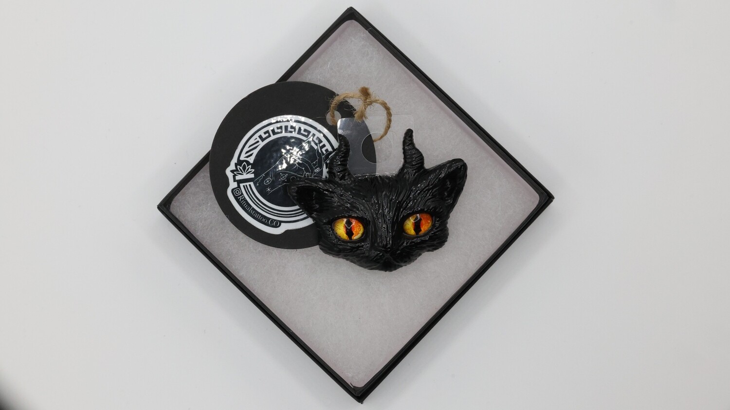 Magnet black kitties