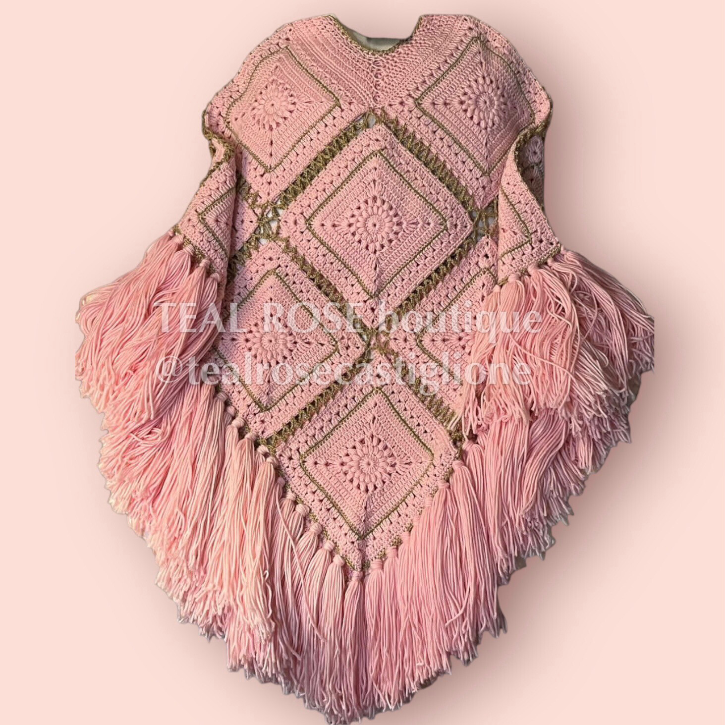 Poncho in cachemire lavorazione crochet 