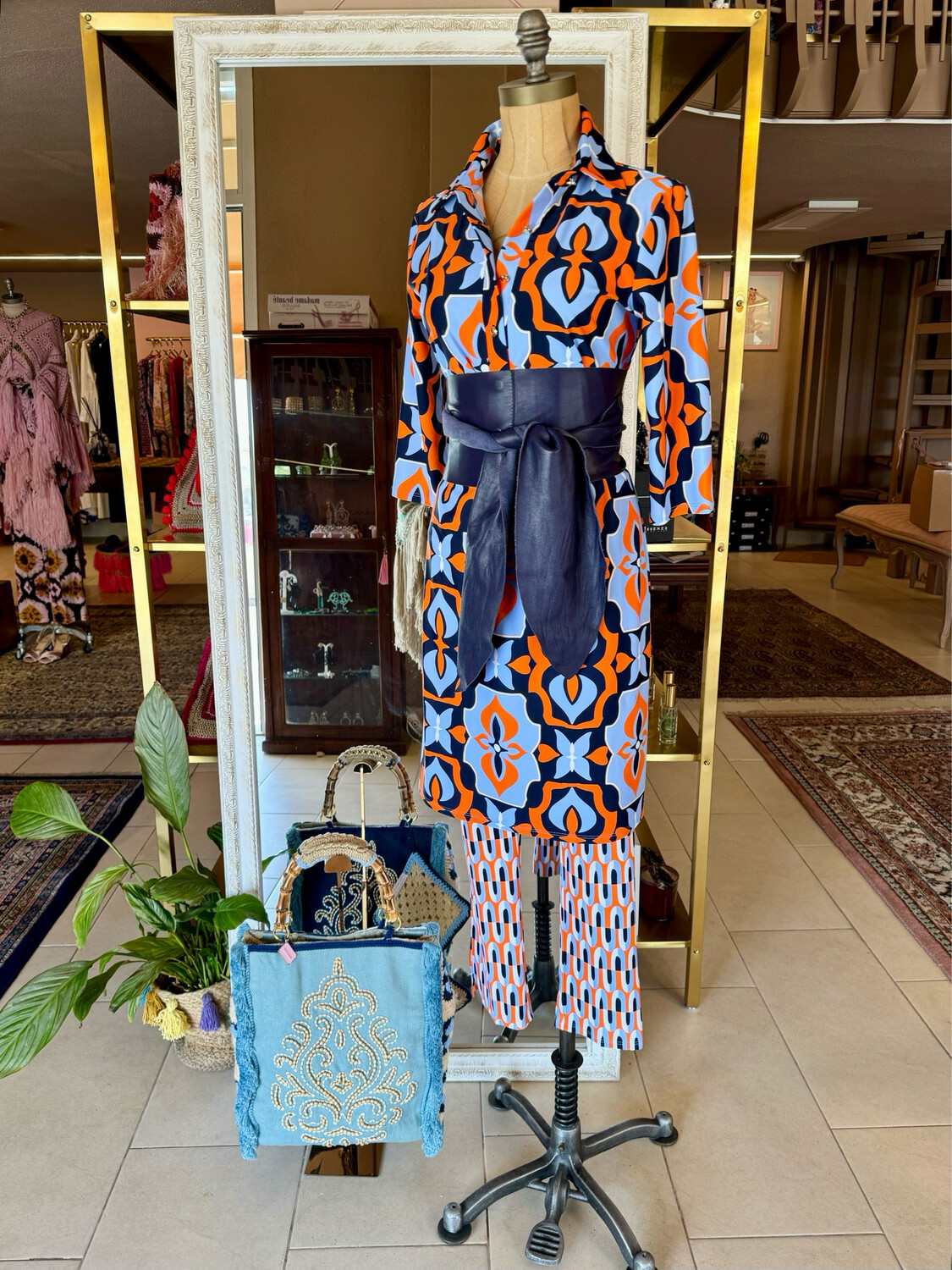 Completo chemisier e pantaloni in di lycra elasticizzata 