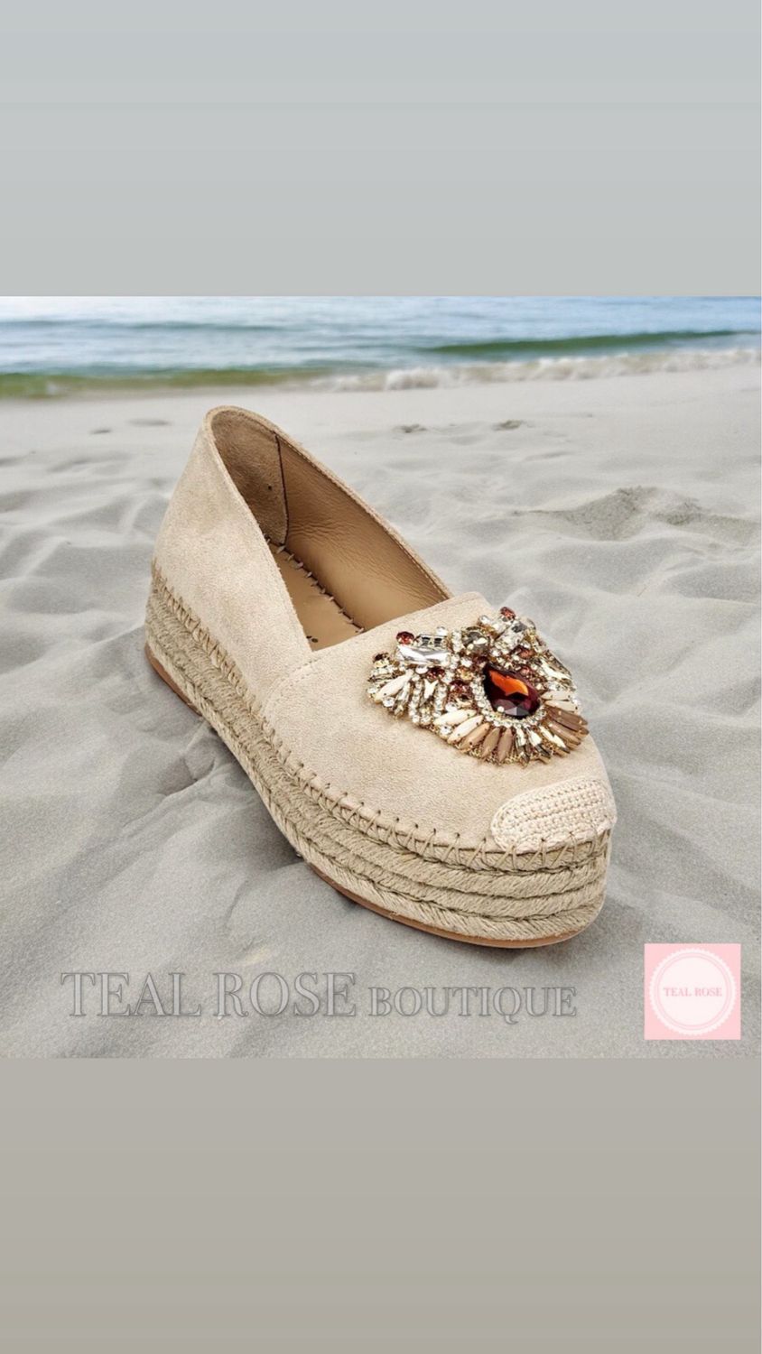 Espadrillas in camoscio beige con gioiello