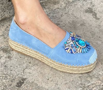 Espadrillas in camoscio celeste con gioiello