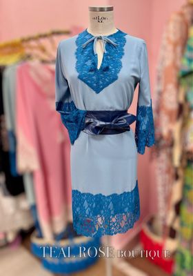 Abito in crepe con pizzo francese 