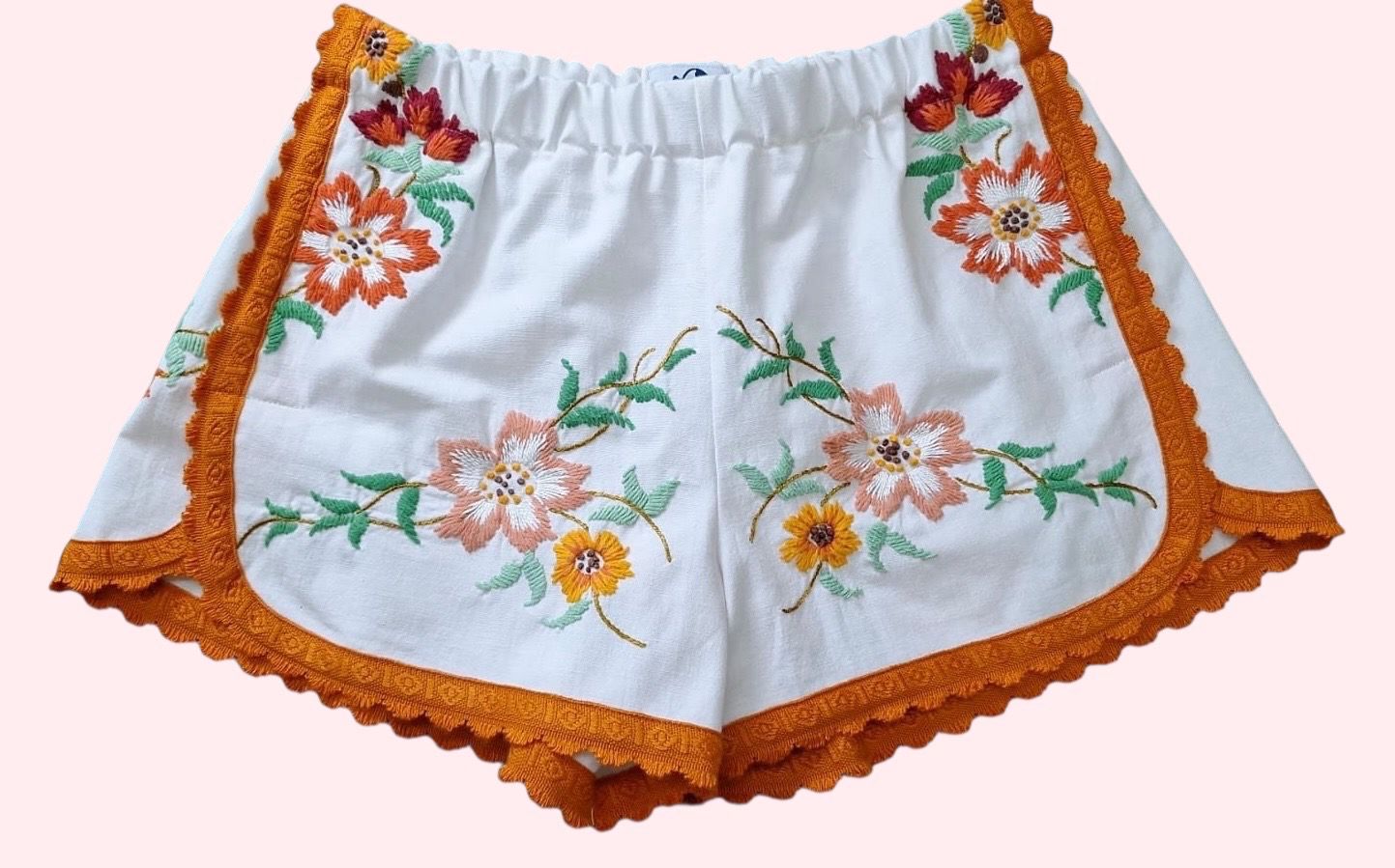 Shorts ricamati tg. M