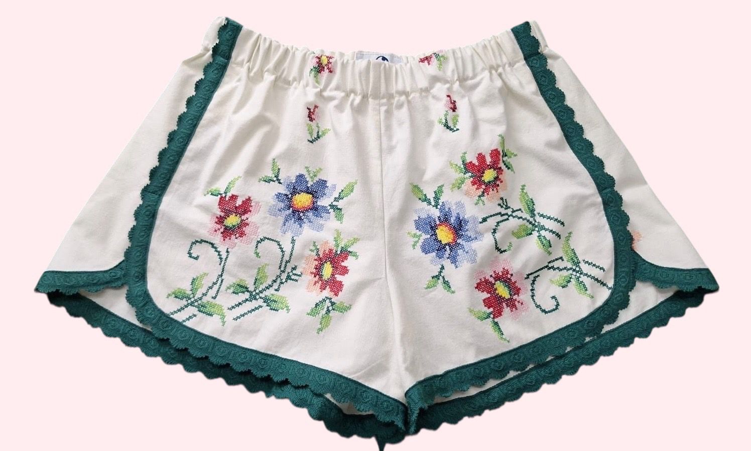 Shorts ricamati tg. M