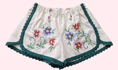 Shorts ricamati tg. M