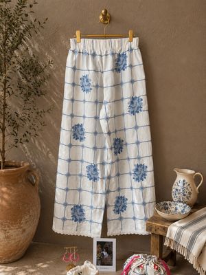 Pantaloni ricamati blue roses • Orsina