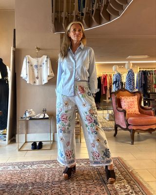Pantaloni ricamati fiori • Orsina 