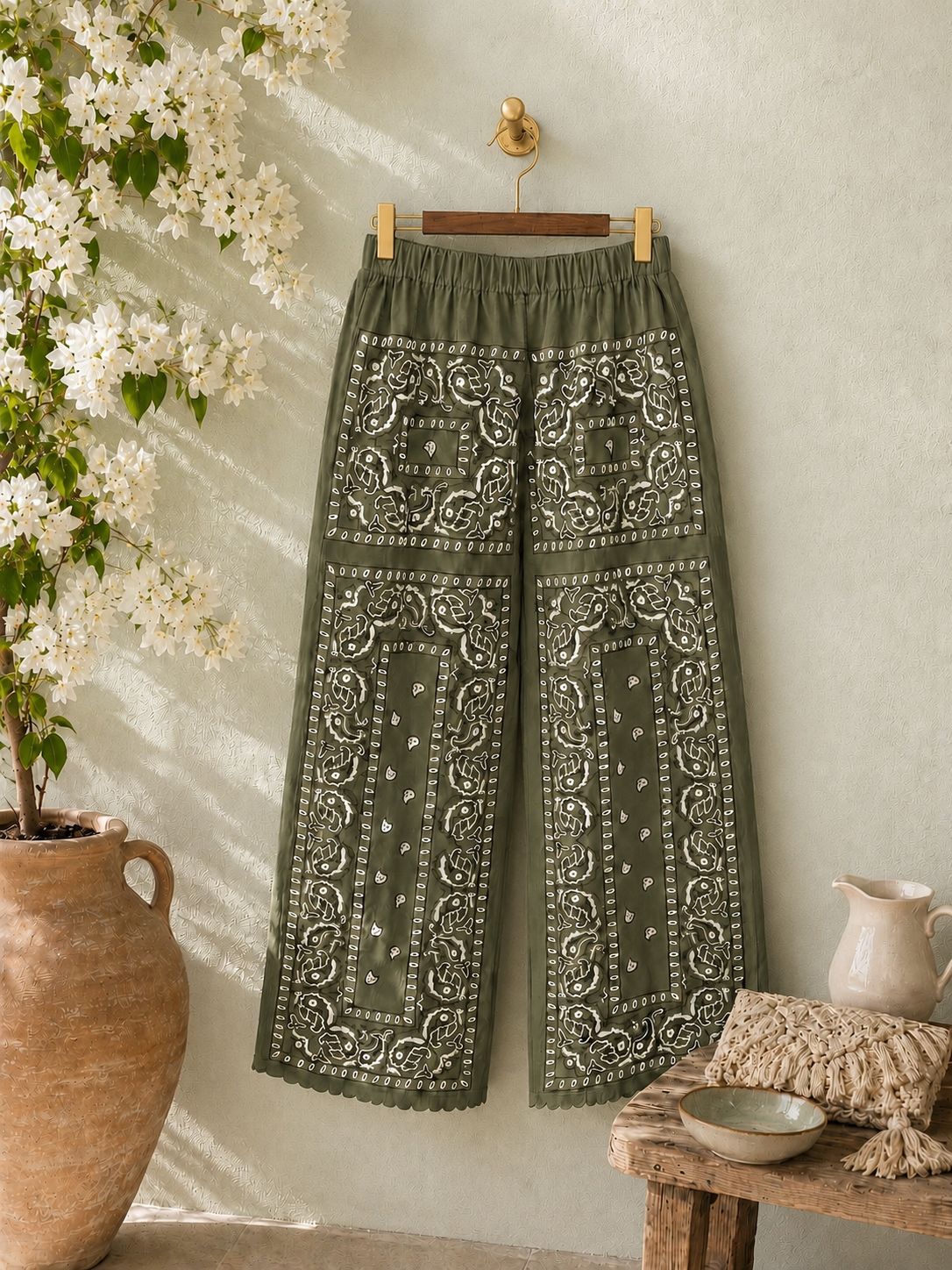 Pantaloni bandana ricamati verde militare • Orsina 